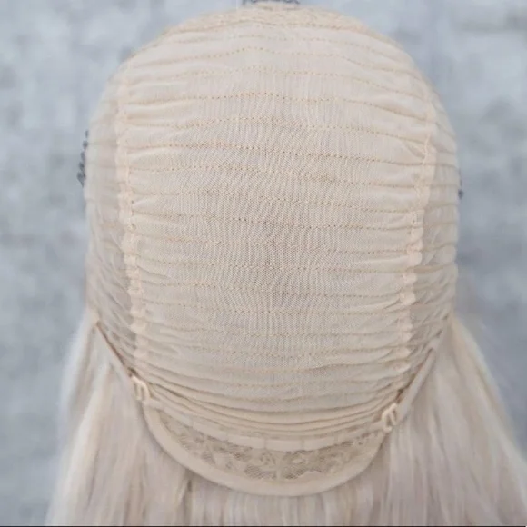 💫 24” GRAY BODY WAVYLACE FRONT WIG *NEW*🆕 Wigs & Extensions